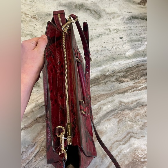 MICHAEL KORS Cinnabar Anaconda Selma Large Tote Purse - Picture 16 of 16